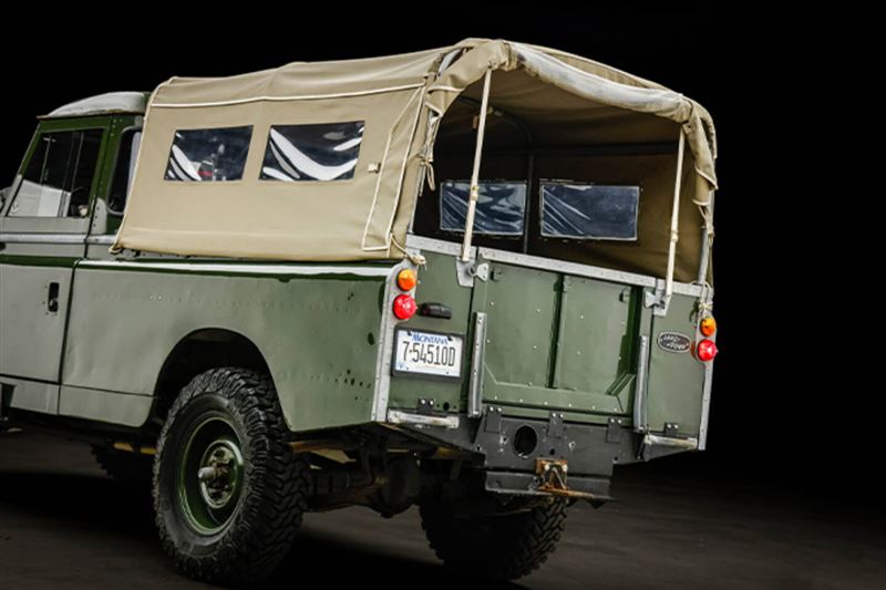 1959年Land Rover 109 Series II狀態維持最初模樣,並未改裝或更動。(圖/翻攝Bring a Trailer網站)
