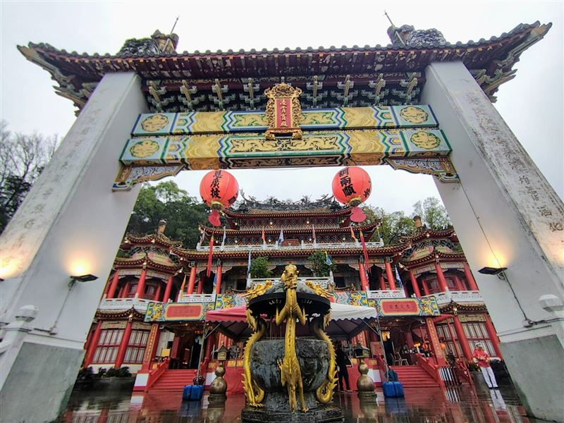 指南宮「凌霄寶殿」於1966年建造,擁有60年的歷史。(圖/翻攝畫面)