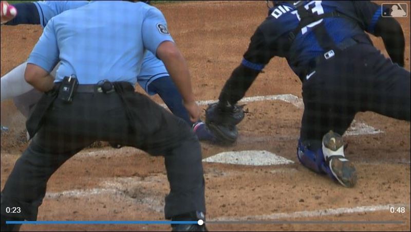 李灝宇轉傳本壘守下1分。(圖/翻攝自MLB官網)