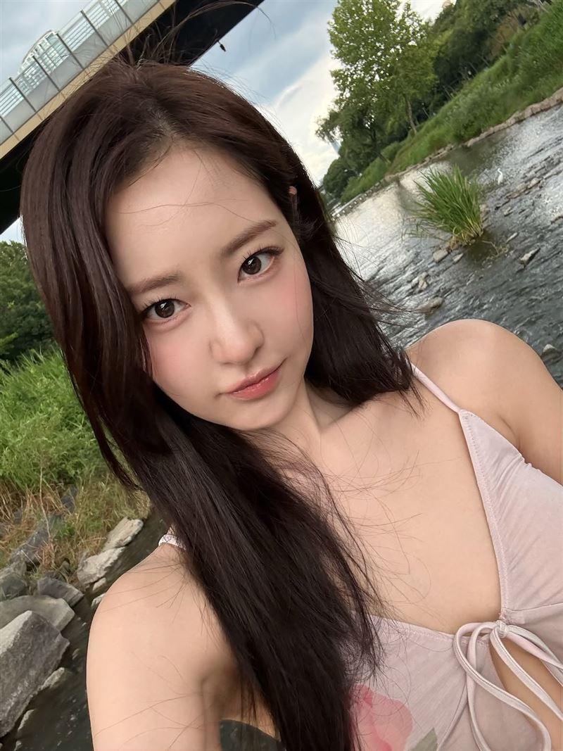 申瑟琪因Netflix戀愛實境節目《單身即地獄2》打開知名度。(圖/翻攝自IG @shinseulkee)