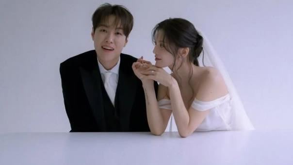 一公開就結婚 女團成員曬婚紗照10月出嫁
