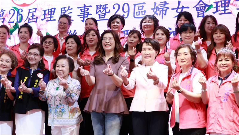 沒同框!鄭麗文虧李四川:大姑娘上花轎