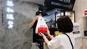 八方雲集靠外帶專門店戰術　獲利大爆發