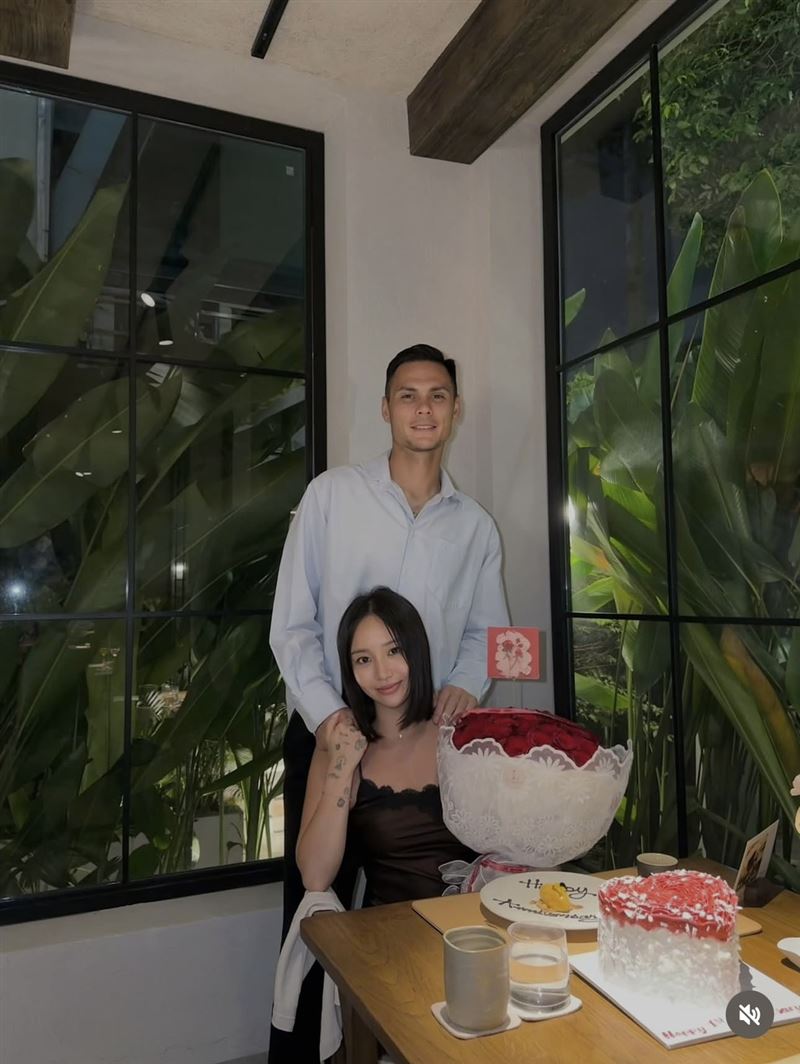 陳芳語與外國男友Adriano Schmidt甜蜜合照。（圖／翻攝自IG@lekimberleyy）