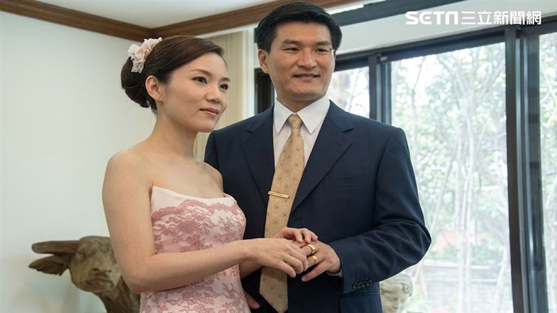趙建銘與陳幸妤撕心裂肺的爭執,對比 25 年前兩人在台大醫院受訪時的甜蜜與羞澀,讓人深感命運的無情與唏噓。(圖/資料照)