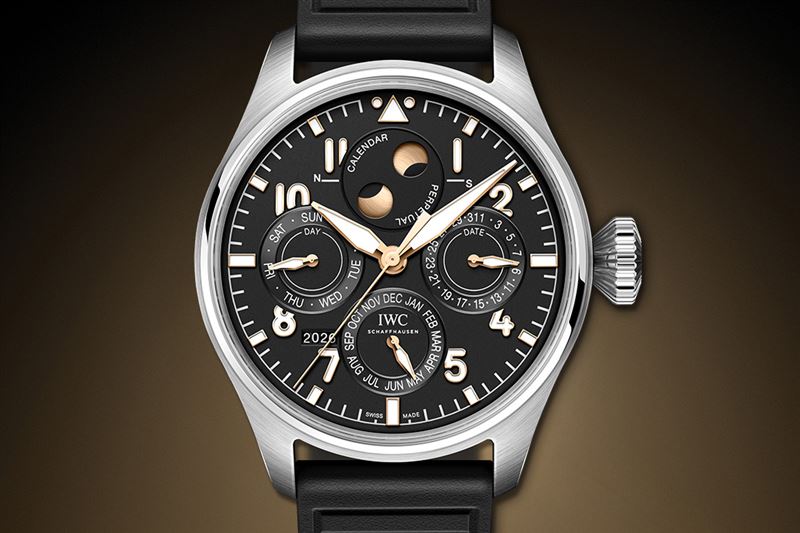 IWC行員系列萬年曆賓士140周年紀念腕錶。(圖/翻攝IWC網站)
