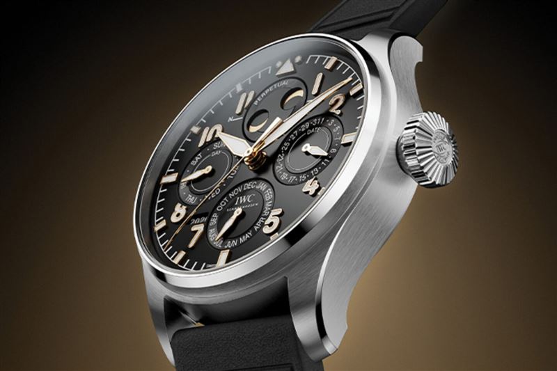 IWC行員系列萬年曆賓士140周年紀念腕錶。(圖/翻攝IWC網站)