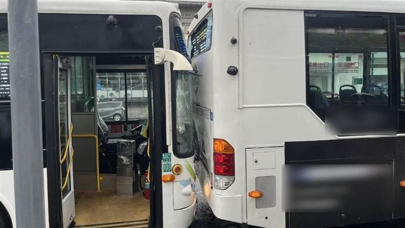北市南港2公車爆追撞！1乘客受傷送醫