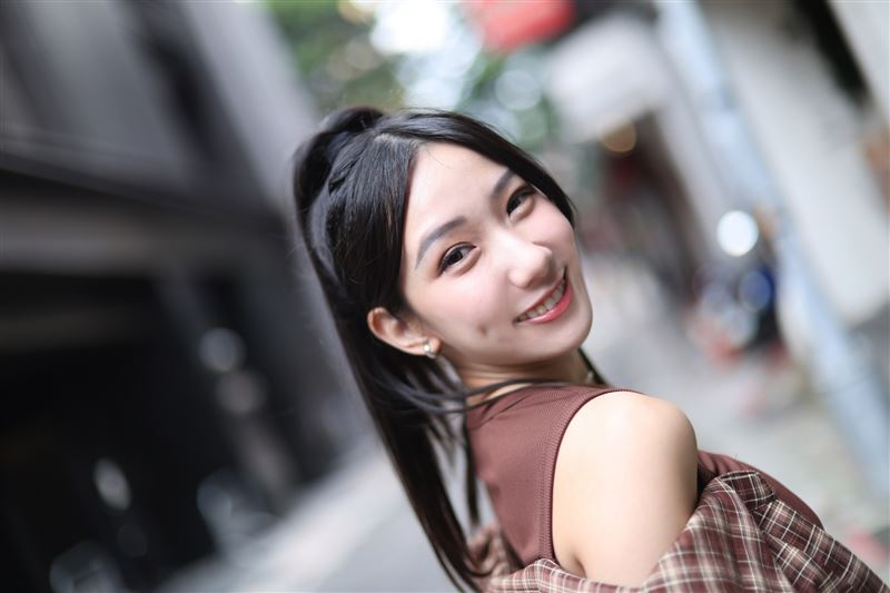 對於網友給自己封上「檸魂歌姬」稱號,檸檬開朗的表示,很開心能帶給大家歡樂。(圖/記者鄭孟晃攝影)