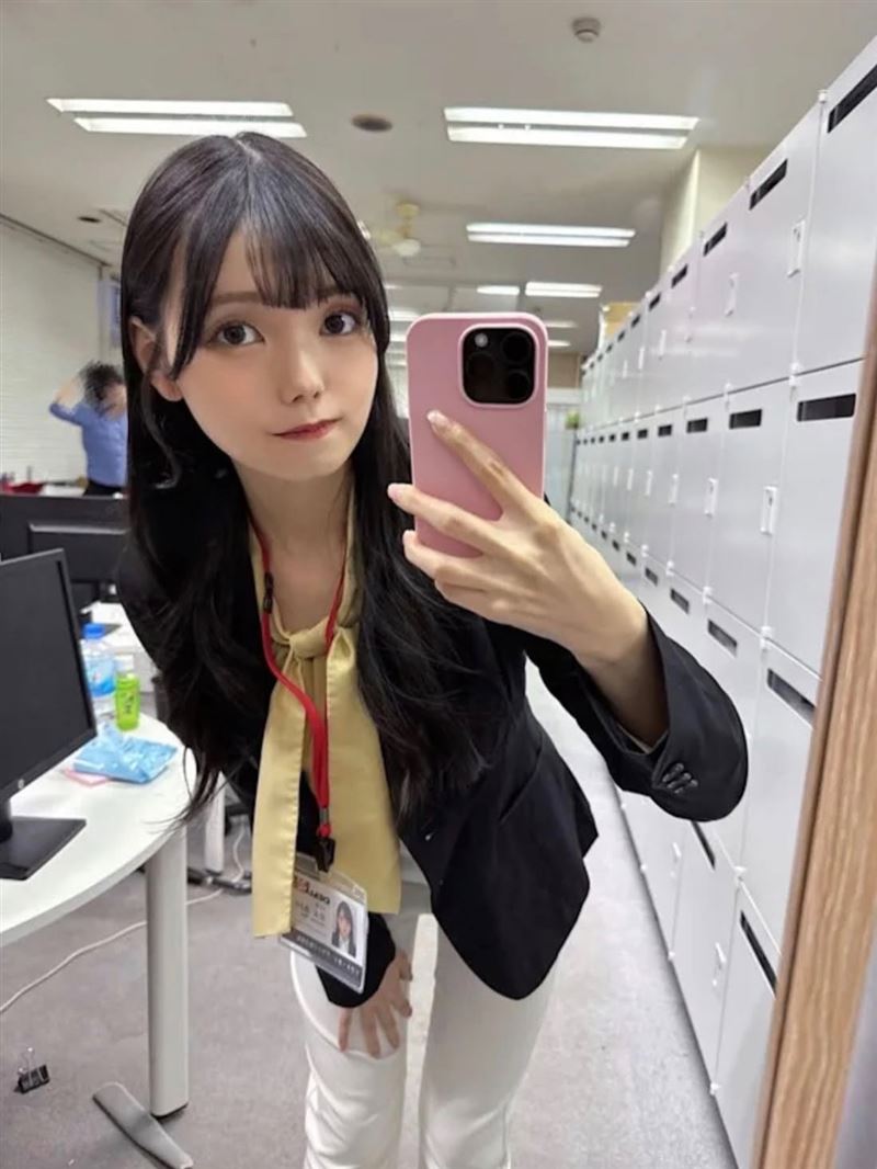 松永明里當初是以應屆畢業生身分進入SOD宣傳部。(圖/翻攝自臉書)