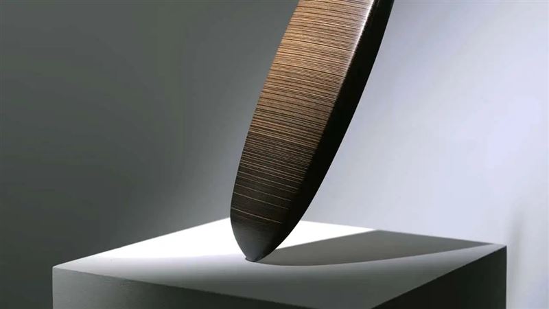Torcal提供的Ombre Veneer漸層木飾面,原本是廢棄的邊角料。(圖/翻攝Bentley網站)