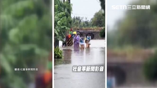 冒雨涉水送亡者！畫面曝光網友震撼不捨