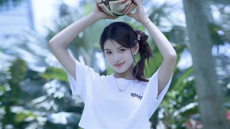 女星進劇組一週　嬰兒肥快速消風惹心疼