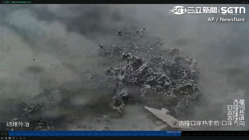 西藏、尼泊爾邊境土石流,增至270人死亡。(圖/AP/Newsflare)