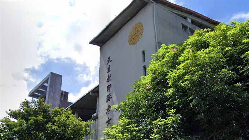 「耶穌孝女會」原址重建後成為小豪宅，實價登路最新揭露，今年8月成交的13.9坪小套房，單價189.9萬。（圖／翻攝Google Maps）