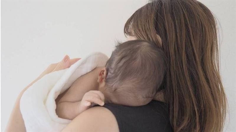 寶寶哭鬧怎麼辦？新手媽講「二次函數」