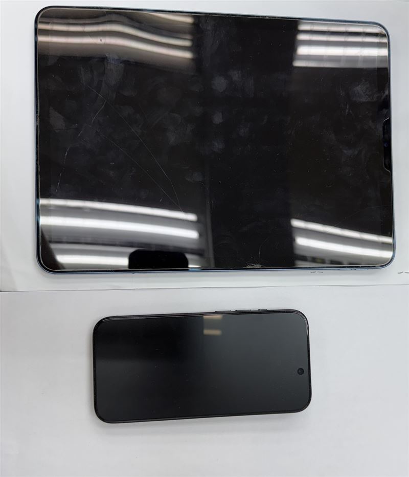 檢警查扣嫌犯iPhone 15 Pro手機、平板還查出13部竊錄私密部位的性影像。(圖/翻攝畫面)