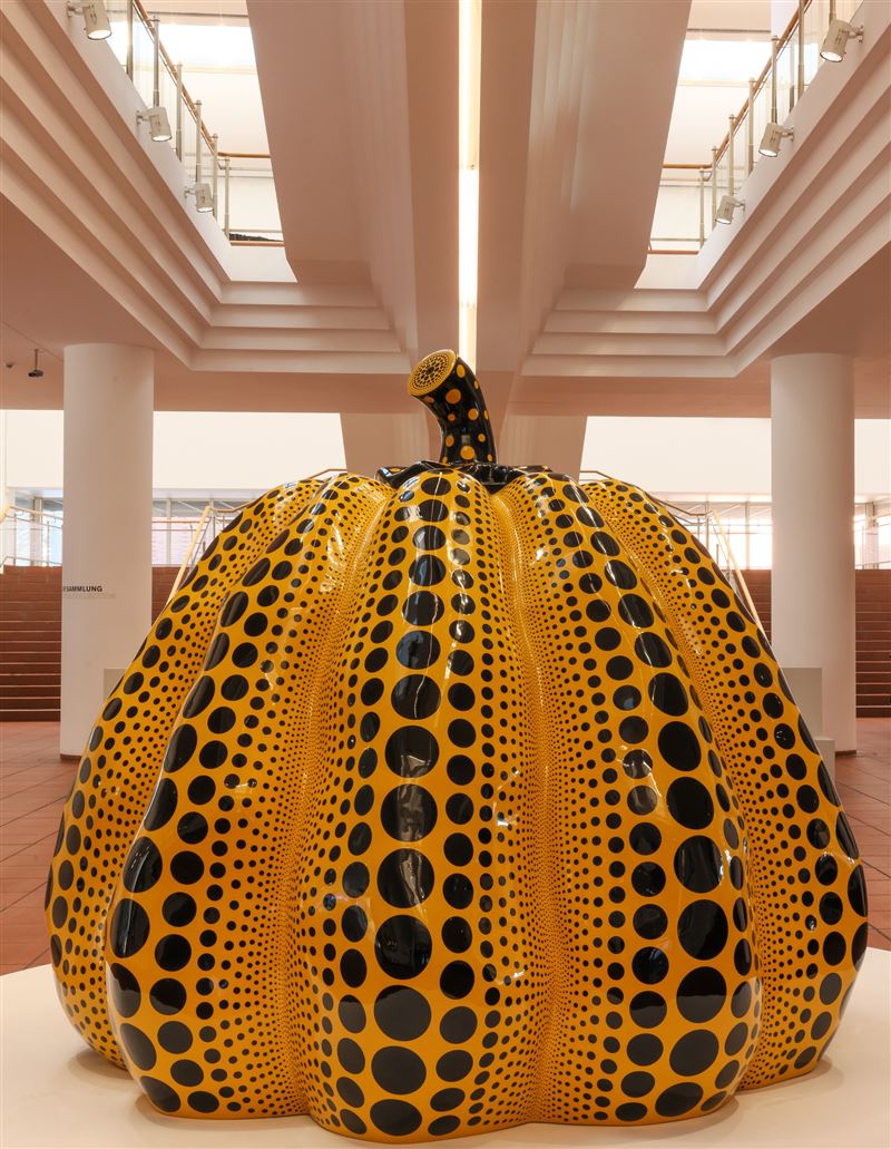 草間彌生(Kusama Yayoi)創作出無數經典作品。(圖/翻攝自IG @yayoikusamamuseum)