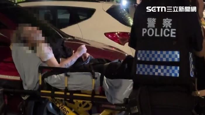 疑情侶鬧糾紛！男手腕、胸口刀傷滿地血跡