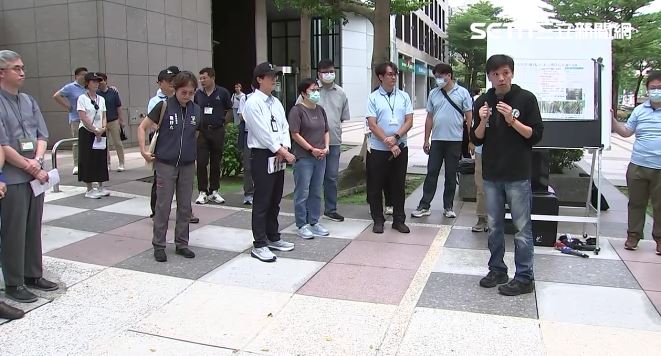 北市議會工務委員會前往信義路5段考察綠籬式吸菸區(圖/翻攝畫面)