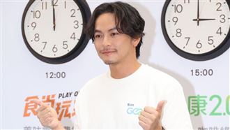 楊銘威接受媒體訪問。(圖／記者鄭孟晃攝影）