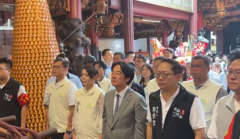 貼臉開大！賴清德同框高虹安喊「清廉」