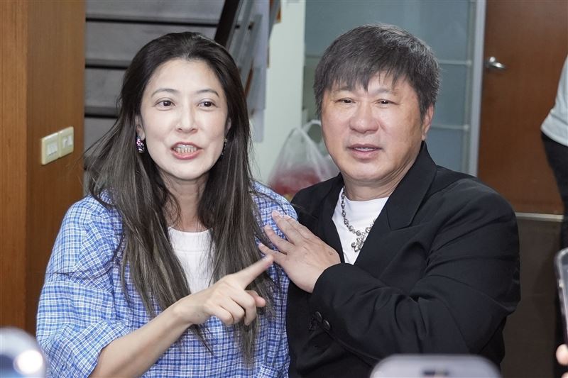 丁柔安陪胡瓜一起現身。(圖/記者蔡維歆攝影)