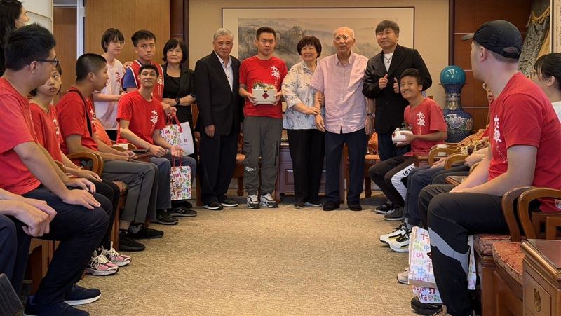 昔幫陳盈潔伴舞　胡瓜證實出席告別式