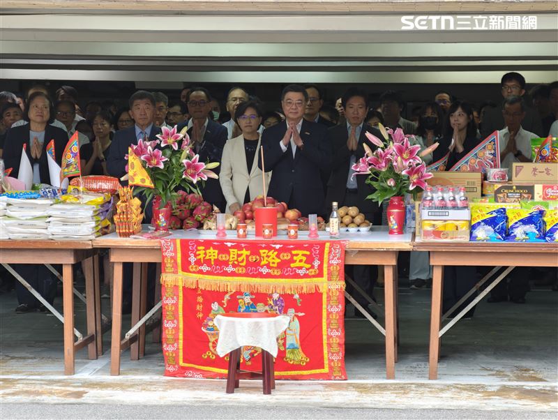 行政院長卓榮泰今(27)日中午出席行政院中元普渡。(圖/記者盧素梅攝影)