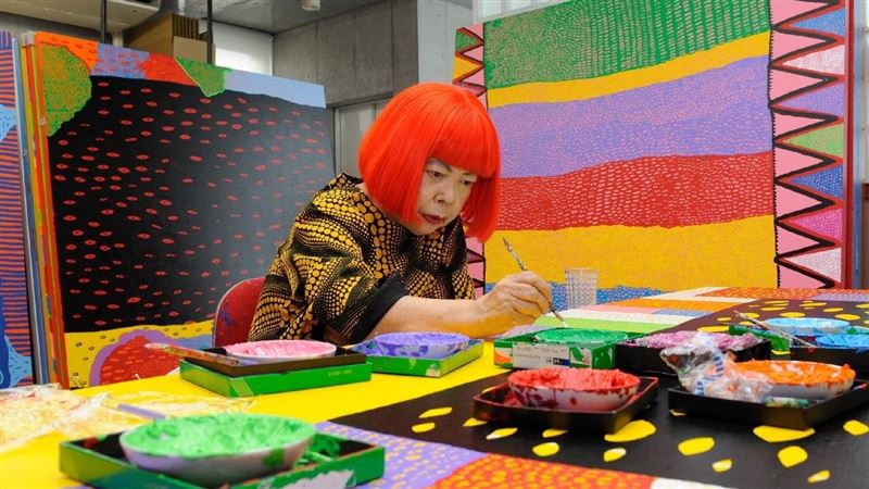 草間彌生逝！昔與「嵐」大野智合作創紀錄