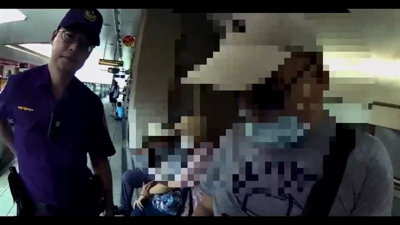 北捷爆衝突　男掏鋼筆輸贏被誤認亮刀慘了