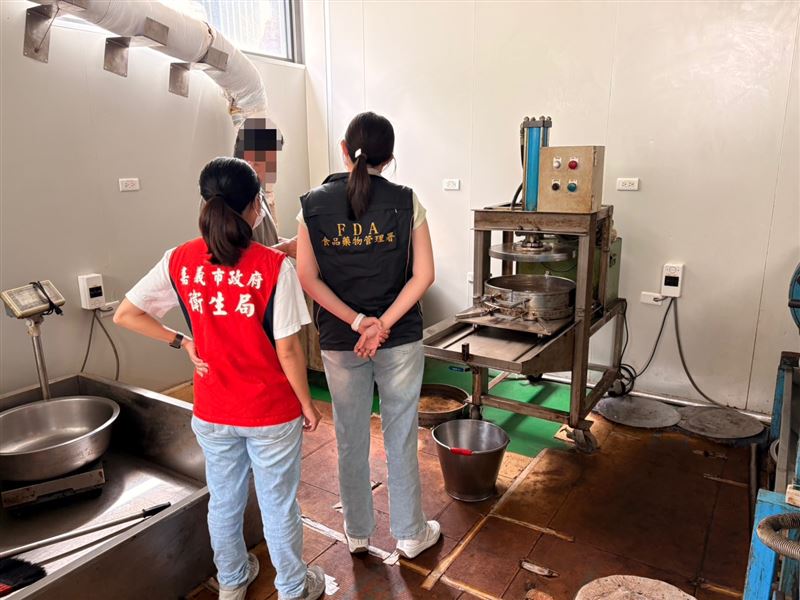 食藥署表示，嘉義市政府衛生局已要求統購公司暫停黑麻油製造，辦理下架回收及停止販售。（圖／食藥署提供）