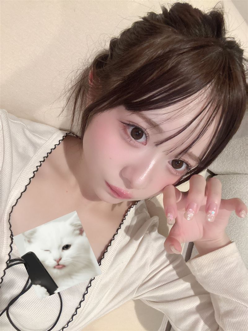 日本偶像團體MEOWMEW成員高崎愛生。(圖/翻攝自X平台 @MEOWMEW_MEI)