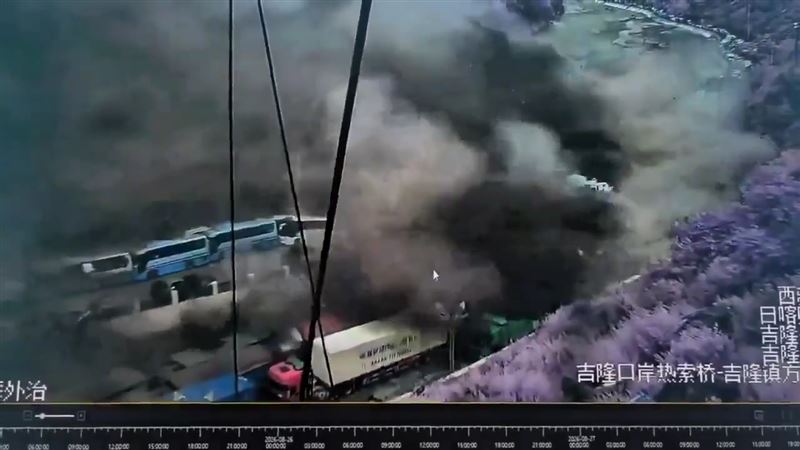 尼泊爾與中國西藏邊境26日爆發毀滅性洪災。(圖/翻攝畫面)