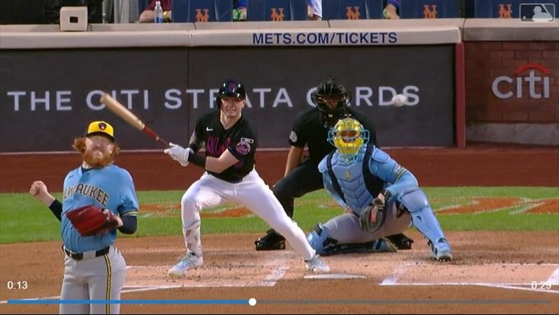 釀酒人先發投手梅伊(Dustin May)只投1球被強襲球擊中退場。(圖/翻攝自MLB官網)