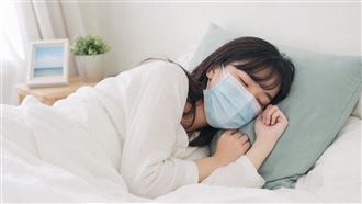 戴口罩睡覺防新冠？醫揭2狀況 防護力沒了