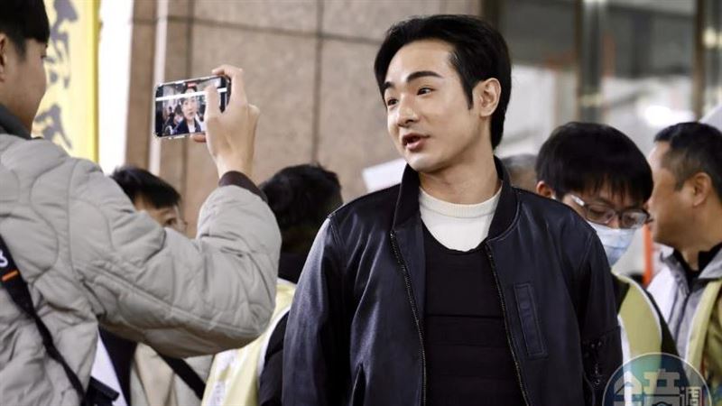 八炯徵全職助理　月薪保底5萬、上看8萬
