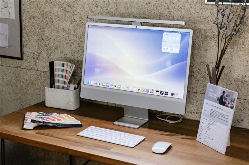 iScreenBar是一款專為iMac使用者打造的螢幕掛燈。(圖/BenQ提供)