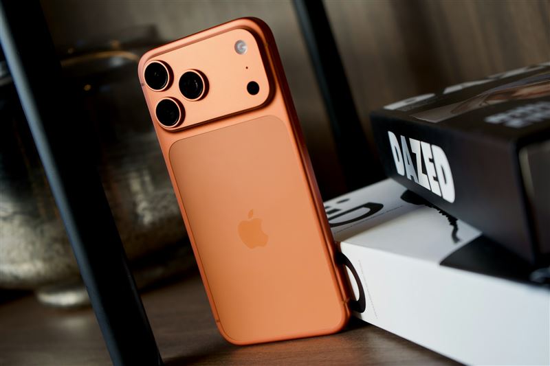 開學搶好康免學生證！傑昇通信iPhone 17 Pro降價3千。（圖／傑昇通信提供）