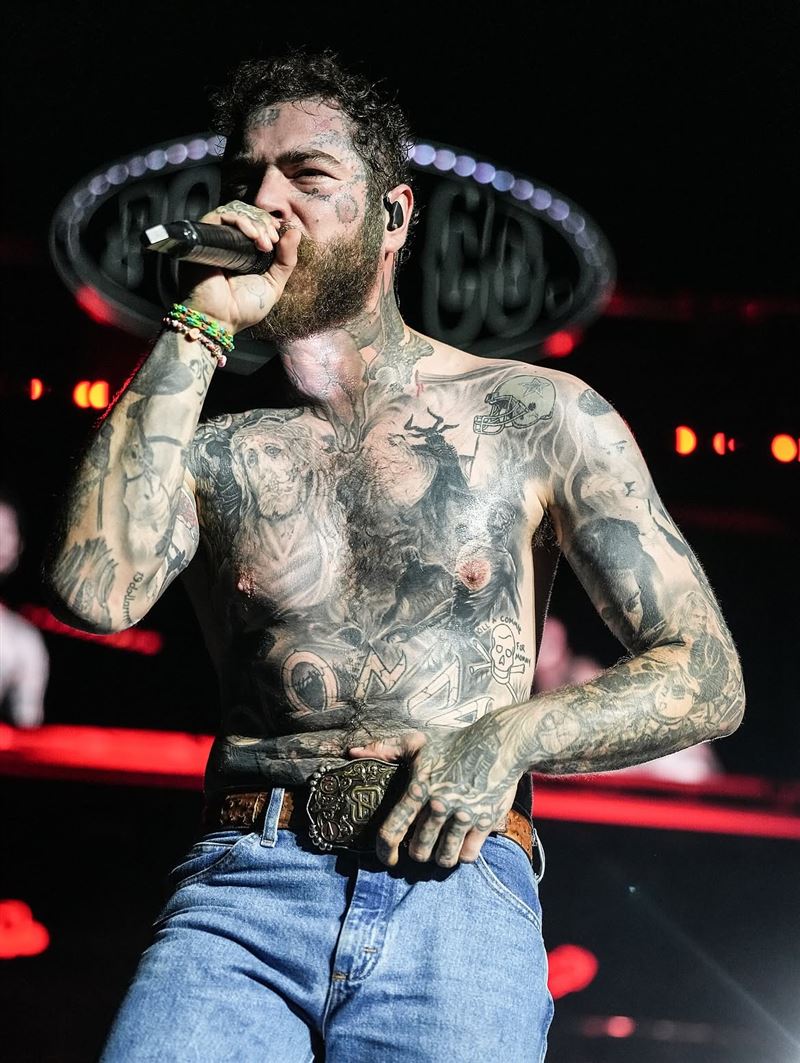 「巨星馬龍」曲風橫跨嘻哈、流行、R&amp;B、搖滾與近年深度涉足的鄉村音樂。（圖／翻攝自IG @postmalone）