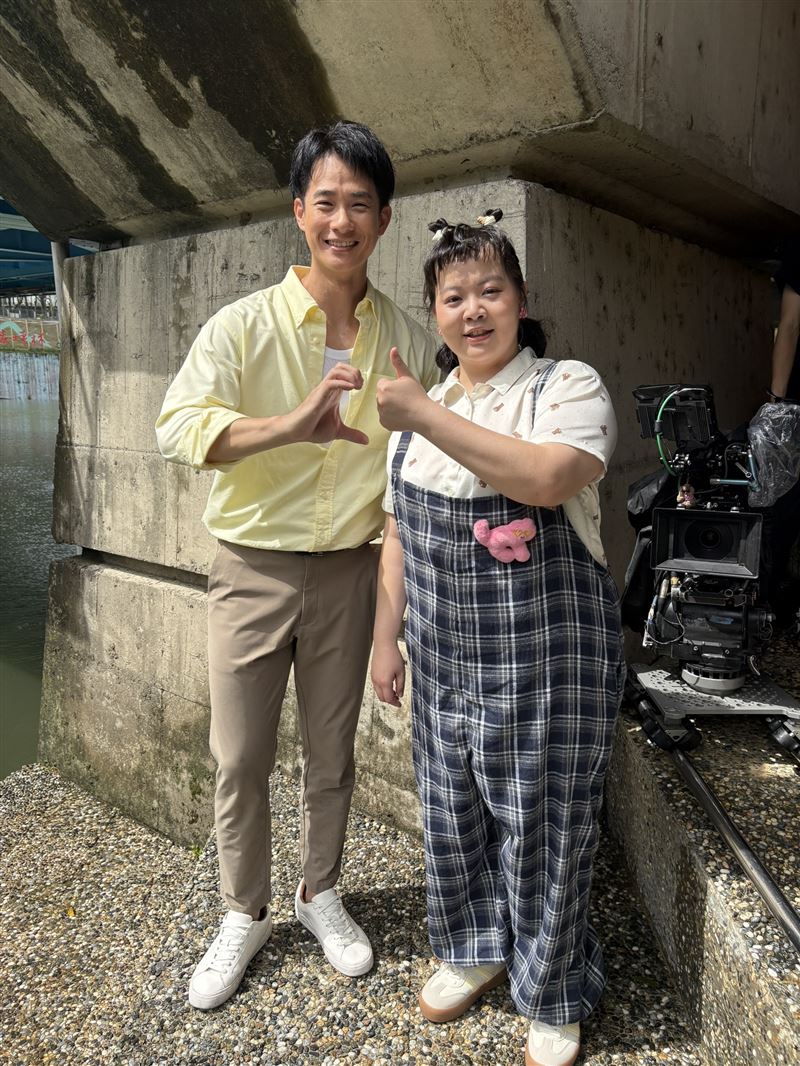 盧彥澤、宮美樂在劇中初登場,便要飾演「落水CP」。(圖/民視提供)