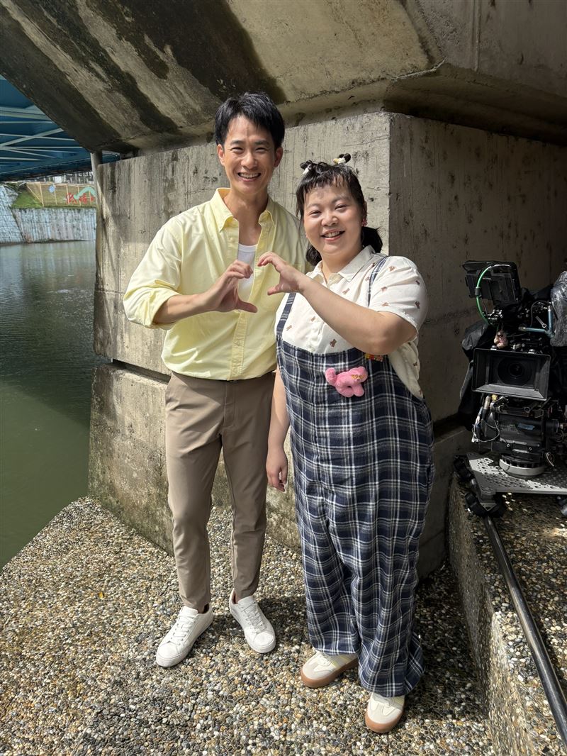 宮美樂分享在拍戲過程中,很多「第一次」都獻給了盧彥澤。(圖/民視提供)