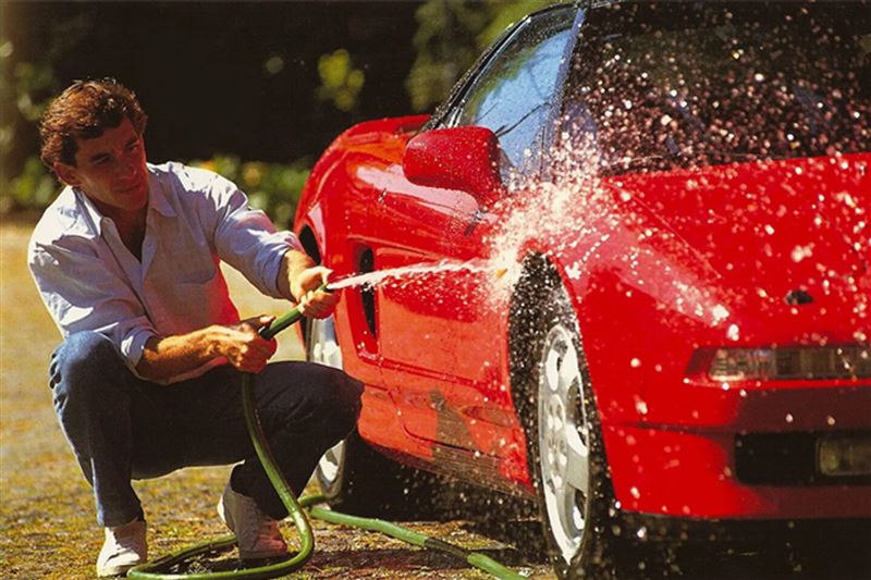 經典的洗拿洗車照。(圖/翻攝RM Sotheby's網站)
