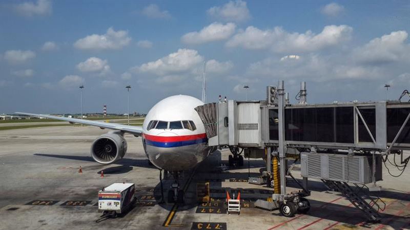 客機飄惡臭！起落架艙驚見「腐爛男屍」