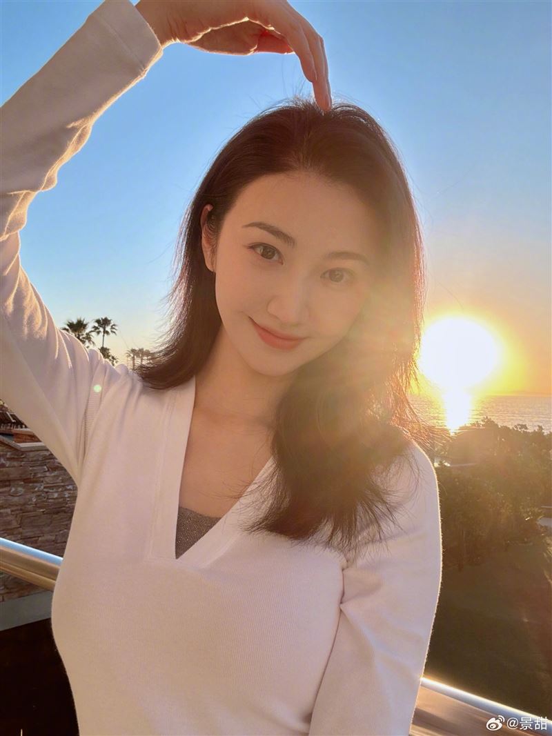 景甜3月13日分享了美國加州的照片。(圖/翻攝自微博)