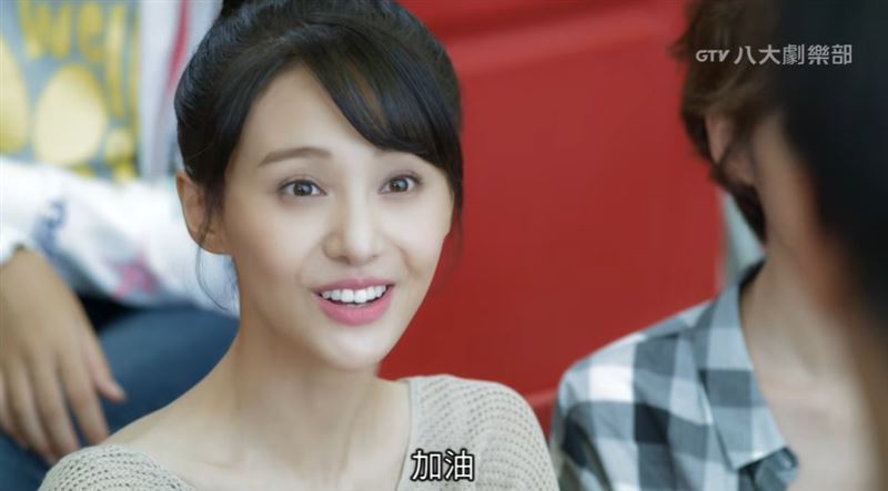 中國女星鄭爽2021年被連環爆出代孕和逃稅風波,此後淡出演藝圈,並被列為劣跡藝人。(圖/翻攝自YouTube GTV DRAMA 八大劇樂部網站)