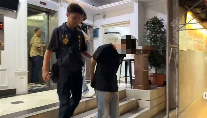 魏男被依竊盜罪送辦。(圖/翻攝畫面)