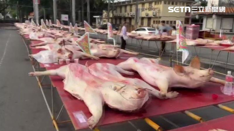 港口宮拜「普渡公」　2780桌破紀錄