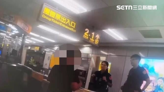 捷運站置物被清走　他與站長爆口角遭拒載