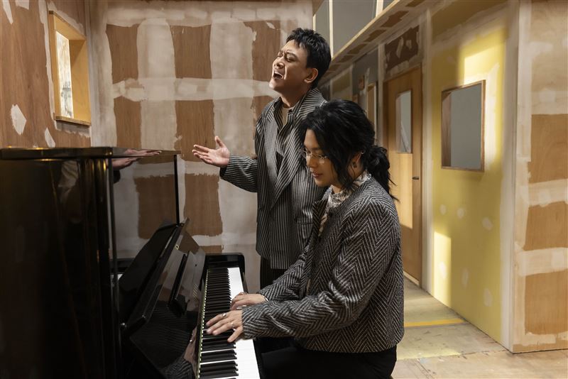麋先生主唱聖皓與王識賢合作。(圖/相信音樂提供)
